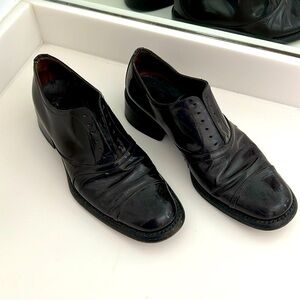 Women’s Prada dark brown glossy Oxford shoes, size 37 (US size 6.5 - 7)